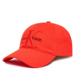 Czapka z daszkiem Calvin Klein. Czerwone czapki z daszkiem CALVIN KLEIN, bez wzorów. Za 129.99 zł.