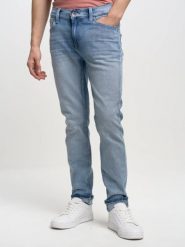 Jeansy męskie dopasowane niebieskie Martin 213. Niebieskie jeansy BIG STAR, l. W wyprzedaży za 249.99 zł.