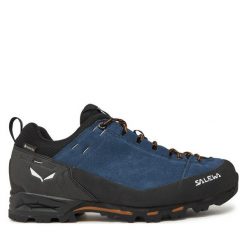 Trekkingi Salewa. Niebieskie buty trekkingowe Salewa, bez wzorów, z gore-texu, bez zapięcia. Za 799.99 zł.