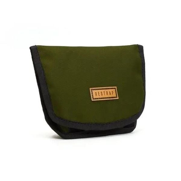 Torba z paskiem Restrap Hip Pouch. Brązowe torby na ramię RESTRAP, bez wzorów, bez dodatków. Za 124.00 zł.