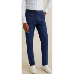 Mango Man - Spodnie Brasilia. Spodnie materiałowe Mango Man. W wyprzedaży za 79.90 zł.