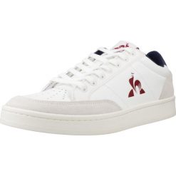 Buty LE COQ SPORTIF COURTNET Biały. Białe buty trekkingowe le coq sportif, bez wzorów, ze skóry, bez zapięcia, trekkingowe. Za 312.99 zł.