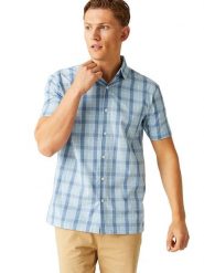 Regatta Koszula "Denmoor" w kolorze błękitnym rozmiar: XL. Niebieskie koszule Regatta, xl, bez wzorów, bez kołnierzyka, bez ramiączek. Za 66.00 zł.