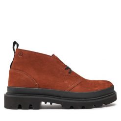 Trzewiki Clarks. Brązowe botki sznurowane Clarks, bez wzorów, bez obcasa, bez zapięcia. Za 629.99 zł.