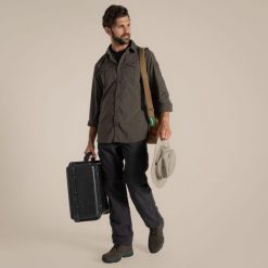 Koszula podróżnicza męska Craghoppers NosiLife Adventure LS Shirt III. Zielone koszule Craghoppers, m, bez wzorów, bez kołnierzyka, bez ramiączek. W wyprzedaży za 472.20 zł.