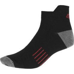 Skarpetki męskie SOM005 - głęboka czerń. Skarpety marki 4F. Za 16.99 zł.