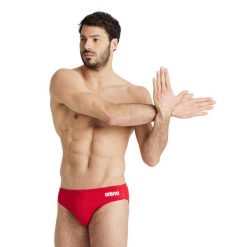 Kąpielówki Arena Team Swim Briefs Solid. Czerwone kąpielówki Arena, m, bez wzorów. Za 94.99 zł.