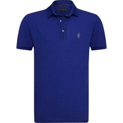 Koszulka polo "Bend" w kolorze niebieskim. Niebieskie koszulki polo sportowe marki Sir Raymond Taylor, bez wzorów, z bawełny, bez kołnierzyka, bez ramiączek. W wyprzedaży za 128.95 zł.