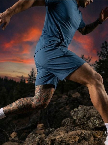 Szorty sportowe - niebieski. Niebieskie krótkie spodenki sportowe Sinsay, l, bez wzorów. Za 19.99 zł.