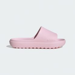 Klapki Adilette Lumia. Czerwone klapki Adidas, z materiału. Za 149.00 zł.