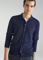 PAKO LORENTE – Granatowy kardigan z kołnierzykiem P24SF-2X-001-G-0 - Pako Lorente. Niebieskie swetry rozpinane Pako Lorente, m, bez wzorów, z dzianiny, bez kołnierzyka, bez ramiączek. Za 199.99 zł.