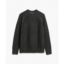 Gruby sweter z rękawami raglanowymi Superdry. Czarne swetry nierozpinane Superdry, na zimę, m, bez wzorów, bez kołnierzyka, bez ramiączek. Za 377.05 zł.