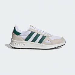 Buty Run 84. Białe buty do biegania Adidas, bez wzorów, bez zapięcia. Za 342.00 zł.