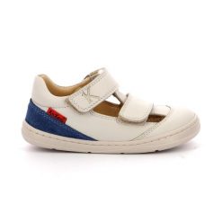 Sandały KICKERS KICKGOLDI Biały. Białe sandały Kickers, ze skóry, bez zapięcia. Za 190.99 zł.