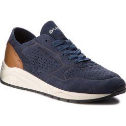 Sneakersy GUESS - New Cody FMNCO1 LEA12 BLUE. Niebieskie buty sportowe casual marki Guess, z aplikacjami, z nubiku. W wyprzedaży za 299.00 zł.