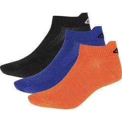 Skarpetki treningowe męskie (3 pary) SOM213 - pomarańcz neon+kobalt+głęboka czerń. Skarpetki sportowe marki 4F. Za 29.99 zł.