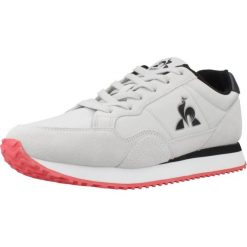 Buty LE COQ SPORTIF JET STAR_2 Szary. Szare buty turystyczne le coq sportif, bez wzorów, ze skóry, bez zapięcia, trekkingowe. Za 314.99 zł.