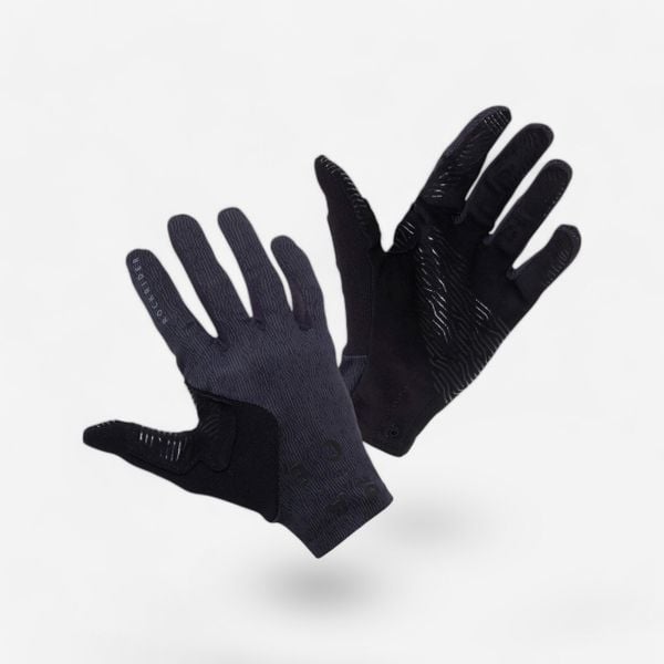 Rękawiczki rowerowe MTB Rockrider Race Grip. Czarne rękawiczki ROCKRIDER, z aplikacjami, z materiału. Za 119.99 zł.