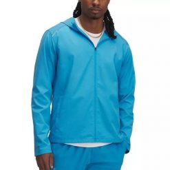 Kurtka wodoodporna Under Armour Launch. Niebieskie kurtki Under Armour, bez wzorów, z kapturem. Za 327.75 zł.