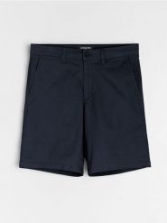 Szorty chino - granatowy. Niebieskie krótkie spodenki sportowe Sinsay, l, bez wzorów. W wyprzedaży za 29.99 zł.