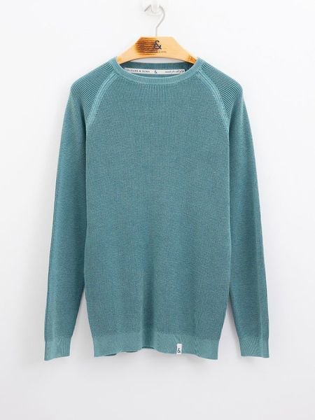 COLOURS & SONS Sweter w kolorze turkusowym rozmiar: M. Niebieskie swetry nierozpinane COLOURS & SONS, m, bez wzorów, z bawełny, bez kołnierzyka, bez ramiączek. Za 152.98 zł.