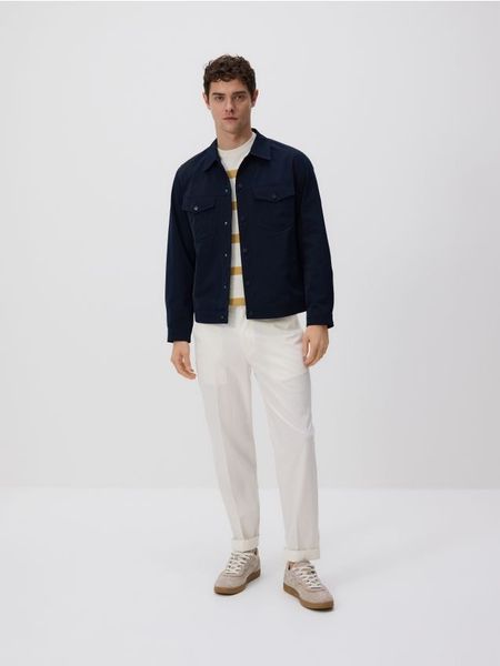 Kurtka z kołnierzem - granatowy. Niebieskie kurtki Reserved, l, bez wzorów, bez kaptura. Za 179.99 zł.