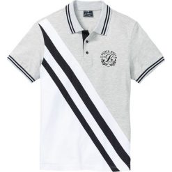 Shirt polo bonprix jasnoszary melanż - biało-czarny z nadrukiem. Koszulki polo marki bonprix. Za 59.99 zł.
