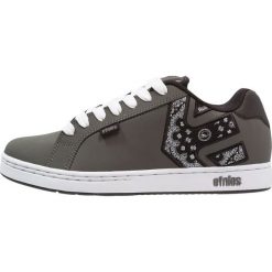 Etnies METAL MULISHA FADER Obuwie deskorolkowe dark grey/black/white. Trampki sportowe marki LACOSTE. Za 359.00 zł.