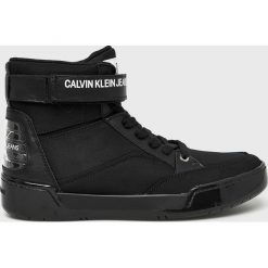 Calvin Klein Jeans - Buty Scarlet. Czarne botki sznurowane Calvin Klein Jeans, bez wzorów, z gumy, bez obcasa, bez zapięcia. Za 699.90 zł.