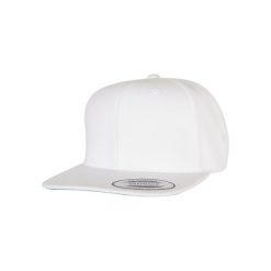 Czapka typu snapback Flexfit Classic. Białe czapki z daszkiem FLEXFIT, bez wzorów. Za 102.00 zł.