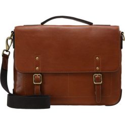 Fossil DEFENDER Torba na ramię cognac. Torby na laptopa marki Fossil. W wyprzedaży za 839.20 zł.