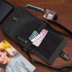 Torba męska skórzana na ramię zgrabna czarna elegancka Beltimore N11. Czarne torby na ramię bez wzorów, na ramię, bez dodatków. Za 299.90 zł.