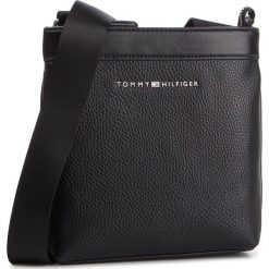 Saszetka TOMMY HILFIGER - Th Downtown Mini Crossover AM0AM04451 002. Saszetki i nerki marki Tommy Hilfiger. Za 359.00 zł.