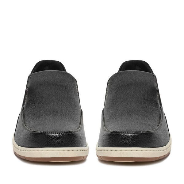 Półbuty Go Soft. Czarne eleganckie półbuty GO SOFT, bez wzorów, bez obcasa, bez zapięcia. Za 159.99 zł.