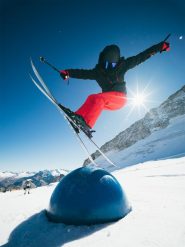 4F Spodnie narciarskie z szelkami membrana 15000 męskie - czerwone L. Czerwone spodnie narciarskie i snowboardowe 4F, l, bez wzorów, z materiału, narciarskie, thinsulate. Za 799.99 zł.