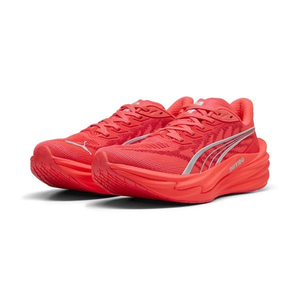 Damskie buty do biegania Deviate NITRO™ 4 PUMA. Czerwone szaliki Puma, bez wzorów, z materiału. Za 722.99 zł.