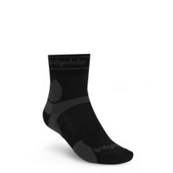 Skarpety do biegania męskie Bridgedale Ultralight T2 Merino Sport 3/4 Crew. Czarne skarpetki sportowe Bridgedale, bez wzorów. Za 97.89 zł.
