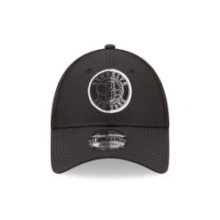 Czapka z daszkiem New Era 9Forty Mesh. Czarne czapki z daszkiem New Era, bez wzorów, z meshu. Za 199.00 zł.