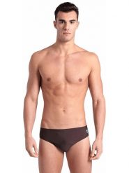 Arena Kąpielówki w kolorze brązowym rozmiar: 6. Brązowe kąpielówki Arena, bez wzorów, z materiału. Za 76.95 zł.