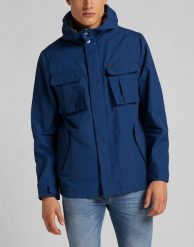 LEE FISHERMAN ANORAK MĘSKA KURTKA ZIMOWA WASHED BLUE L86UKCLR 112122788. Niebieskie kurtki Lee, na zimę, l, bez wzorów, bez kaptura. Za 369.99 zł.