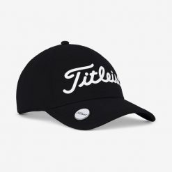 Czapka z daszkiem do golfa Titleist z magnesem na znacznik. Czapki z daszkiem TITLEIST, bez wzorów, z materiału. Za 119.99 zł.