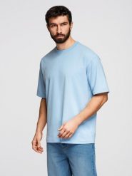 T-shirt bawełniany męski LOOSE FIT z okrągłym dekoltem – błękitny V7 - Rozmiar: L. Niebieskie t-shirty Ombre Clothing, l, bez wzorów, z bawełny, bez kołnierzyka, bez ramiączek. W wyprzedaży za 59.50 zł.