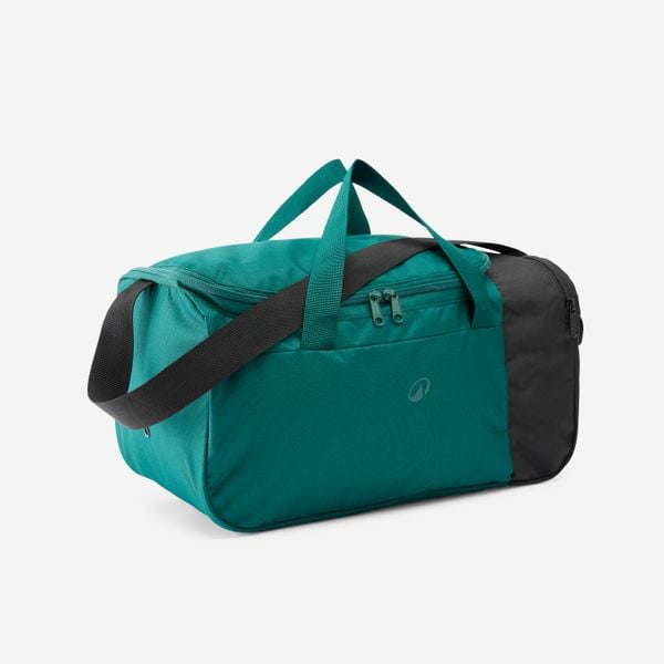 Torba sportowa Kipsta Essential 20 l. Czarne torby na ramię Decathlon, bez wzorów, z materiału, na ramię, małe, bez dodatków. Za 29.99 zł.