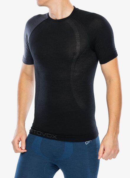 Koszulka termoaktywna męska Ortovox 120 Comp Light Short Sleeve. Czarne bielizna termoaktywna ORTOVOX, na zimę, l, bez wzorów, z dzianiny, bez ramiączek. Za 350.89 zł.
