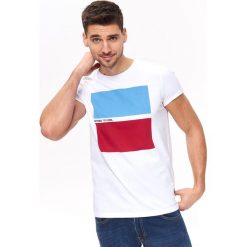 T-SHIRT Z NADRUKIEM. T-shirty marki TOP SECRET. Za 39.99 zł.