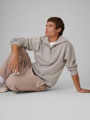 4F Sweter regular z wełną męski - szary XL. Szare golfy 4F, l, bez wzorów, z jeansu, bez ramiączek. Za 269.99 zł.