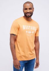 MUSTANG AUSTIN MĘSKI T-SHIRT KOSZULKA NADRUK TANGERINE 1014938 7036. Pomarańczowe t-shirty Mustang, l, bez wzorów, bez kołnierzyka, bez ramiączek. Za 69.99 zł.