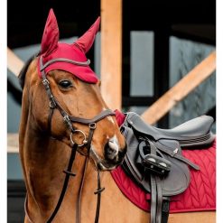 Czapka z muchą dla koni Horseware Amigo Earnet. Czerwone krawaty i muchy HORSEWARE IRELAND, bez wzorów, z materiału. Za 141.50 zł.