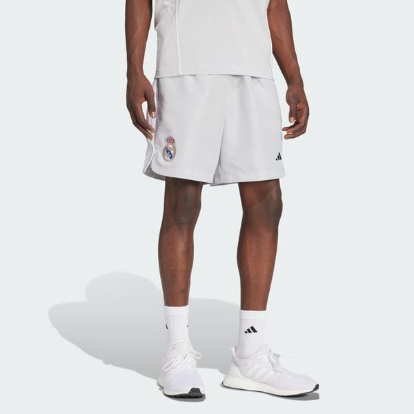 Szorty Real Madrid UBP. Białe szorty Adidas, l, bez wzorów, sportowe. Za 144.00 zł.