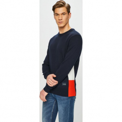 Calvin Klein - Sweter. Swetry nierozpinane marki CALVIN KLEIN. W wyprzedaży za 399.90 zł.